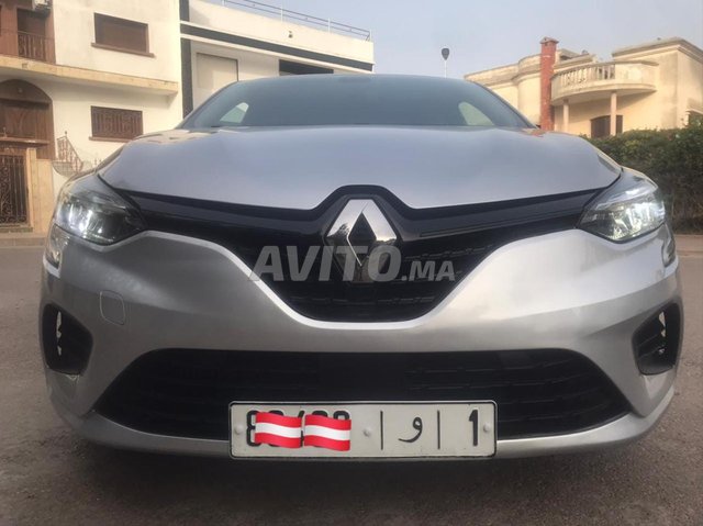 clio 5 modèle 2023 diesel Km 80 000 