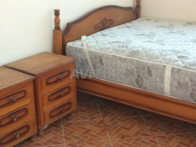 chambre à coucher sans placard