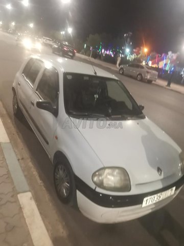 clio 2 essence