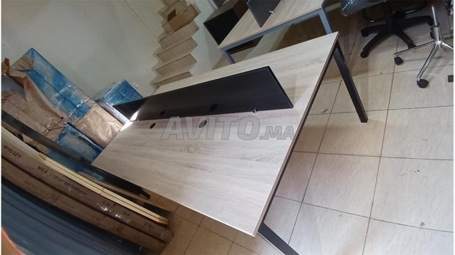 BUREAU MULTIPOSTES مكتبEN BOIS  SEMI MÉTALLIQUE 