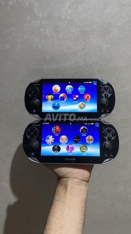 PS VITA OLED FLASHÉ PLEIN DE JEUX