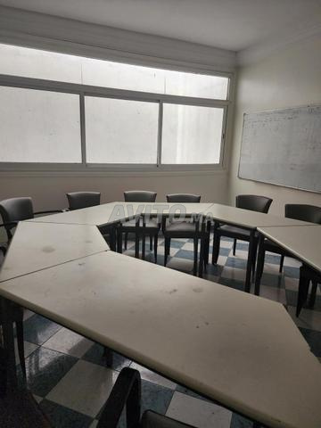 1 er étage à vendre superficie  194m2