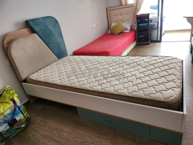 Lit enfant et bureau/bibliotheque
