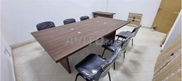 طاولة اجتماع أنيقة Table De Réunions  Azlaj