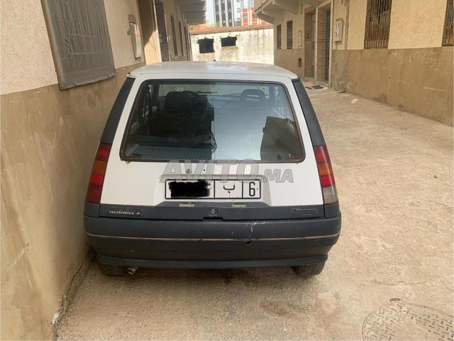Renault Super 5 Essence Manuelle 1990 à Tanger