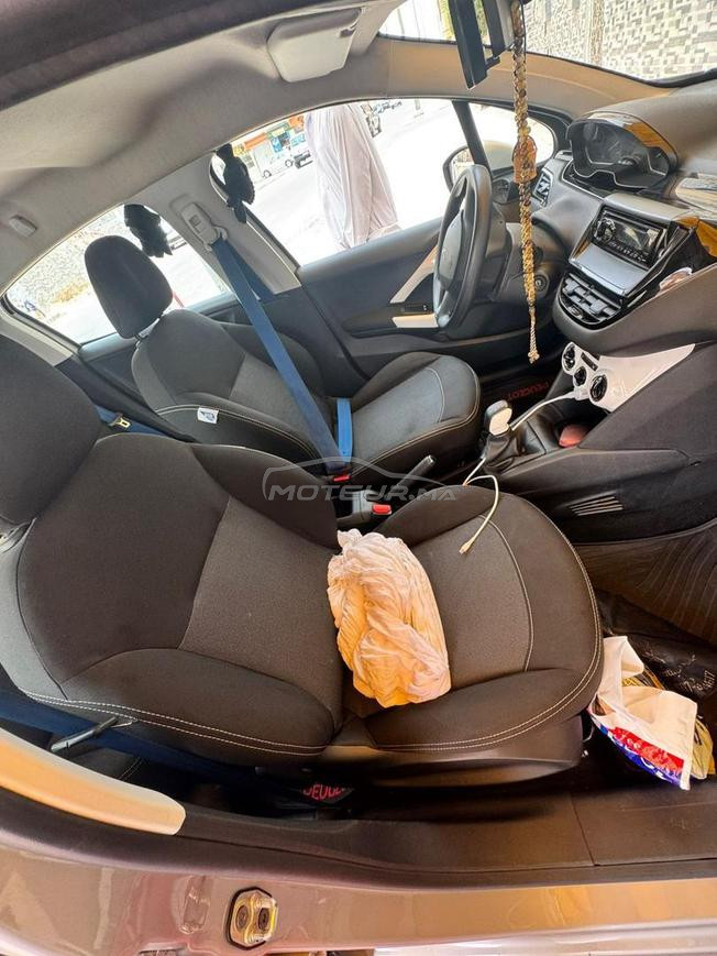 Peugeot208