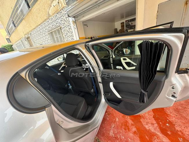 Peugeot208