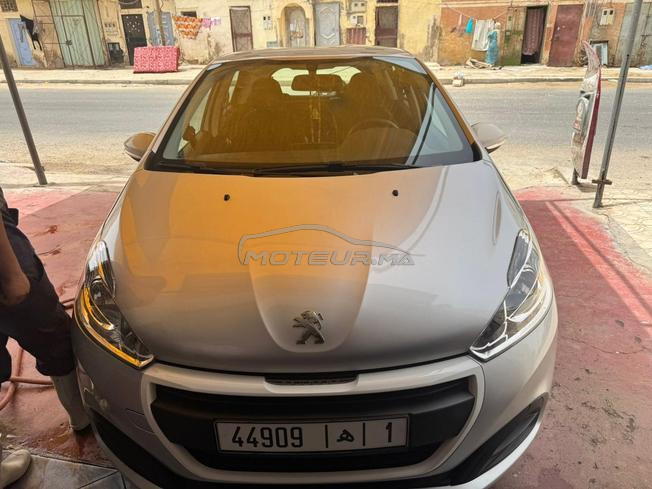 Peugeot208