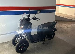 🛵 Scooter à vendre – État neuf