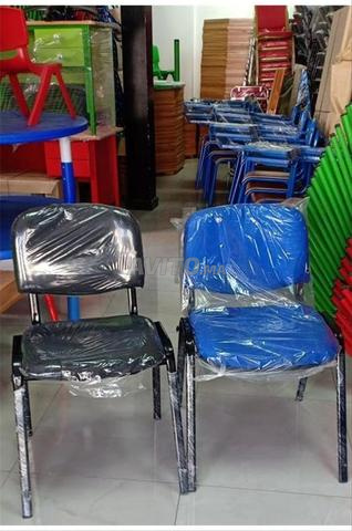 Les Chaises Iso Sans Écritoire Vjkcr