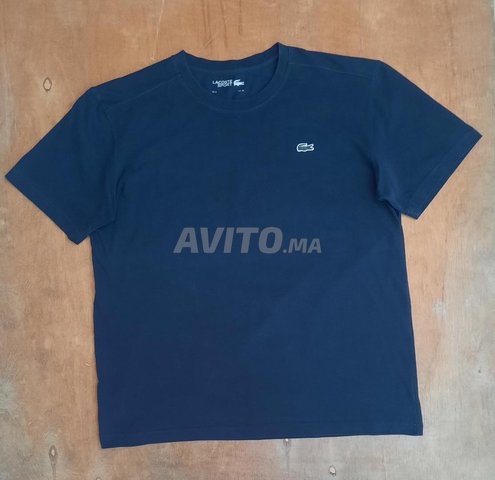 T-shirt  bleu  Lacost  Taille  xL original 
