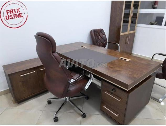BUREAU AVEC RETOUR ET CAISSON  À 