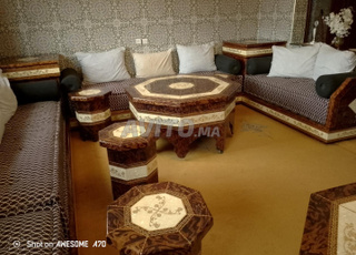 صالون للبيع