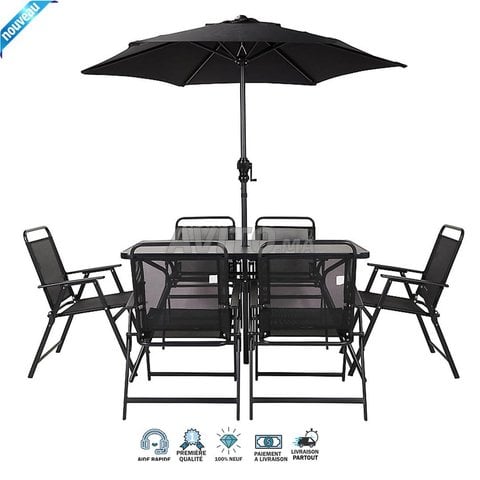 Set Familiale - 01Table 6 Chaises 01 Parasol