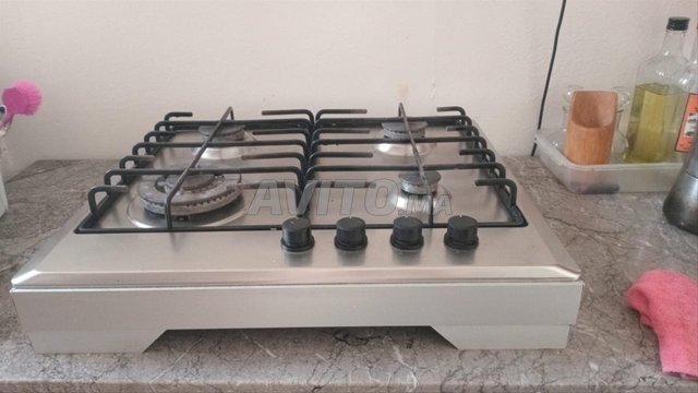 cuisinière 4 feux FRANKE avec hotte