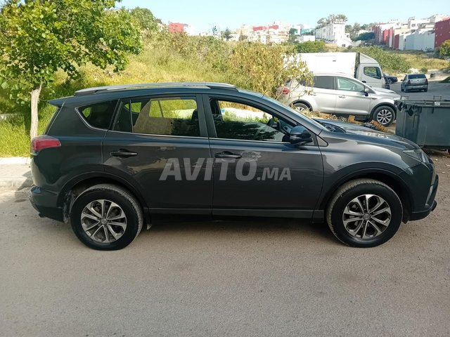 Toyota RAV-4 Diesel Automatique 2017 à Tanger