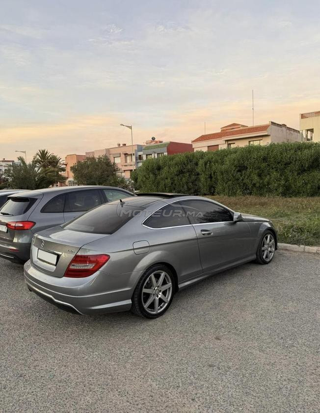 Mercedes-Benz 220 Diesel Automatique 2013 à Salé