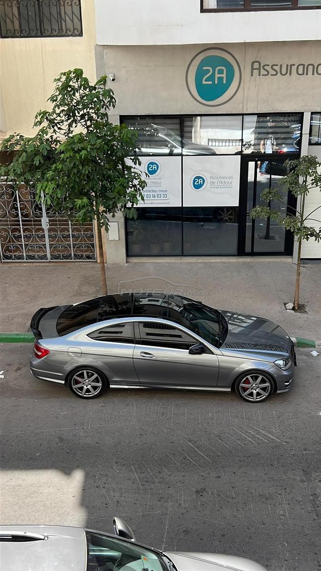 Mercedes-Benz 220 Diesel Automatique 2013 à Salé