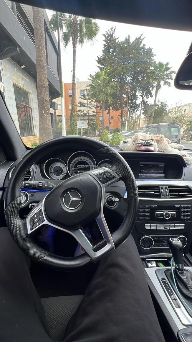 Mercedes-Benz 220 Diesel Automatique 2013 à Salé
