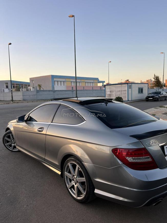 Mercedes-Benz 220 Diesel Automatique 2013 à Salé