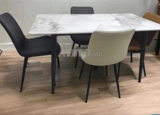 Table à Manger Facile à Nettoyer