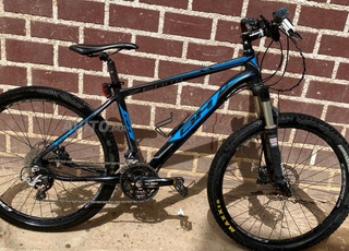 دراجة هوائية بحالة ممتازة للبيع بثمن مناسب