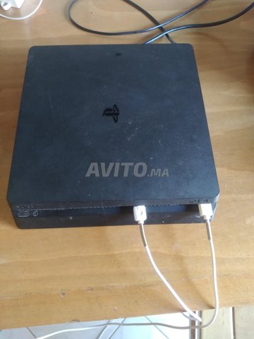ps4 avec beaucoup des cd