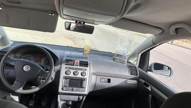 voiture Volkswagen touran