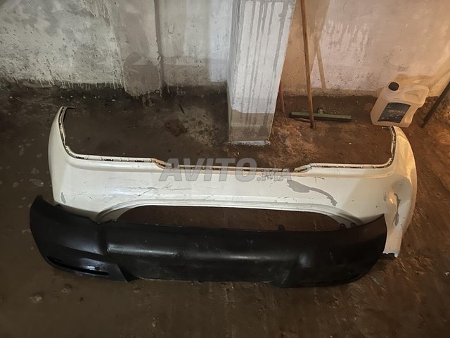 Pare-chocs arrière Kia Rio 2020 avec insert noir