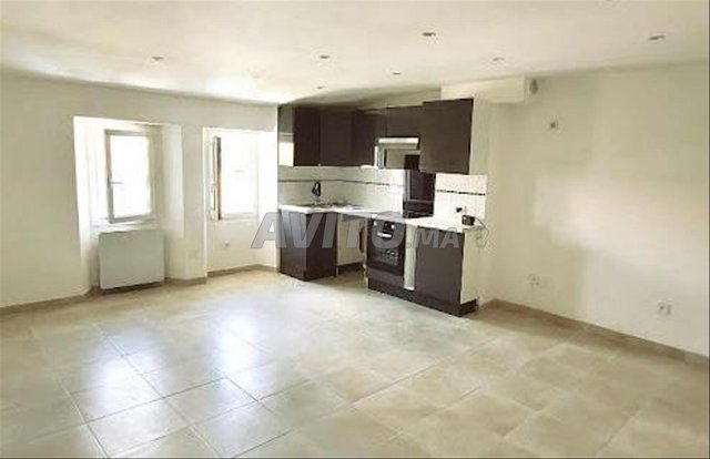 Beau Studio à louer 42 m² vide a Quartier du Parc