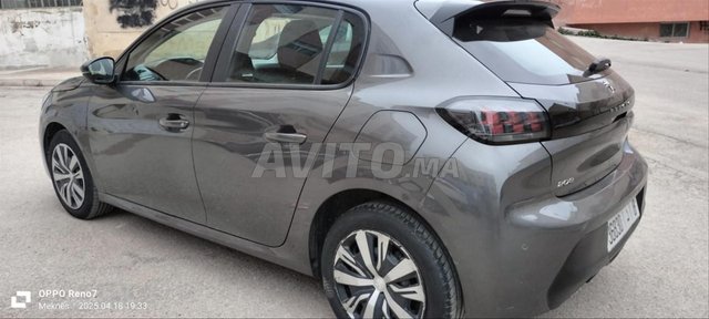 Peugeot 208  version active diesel