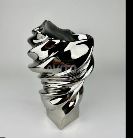 tres joli vase design Silver Squall Vase - 2