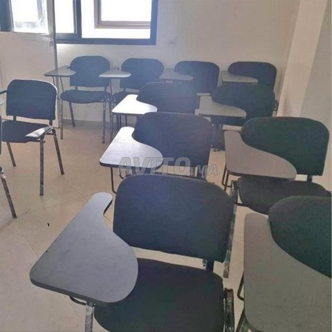 CHAISE ISO AVEC ECRITOIRE