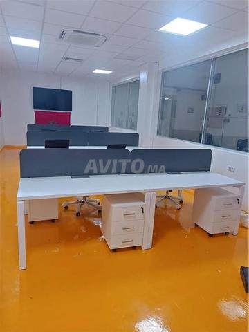 des bureaux  multipostes sur métallique en bois   