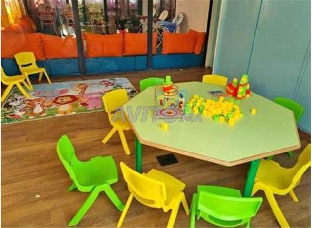 Table octogonale - طاولة مثمّنة الشكل جديدة