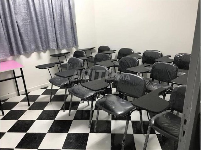 les chaise  avec écritoire réglable