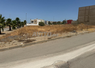 فرصة استثمارية نادرة في قلب حي الصخور الراقي 