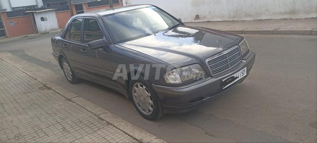 Mercedes Benz c 220 modèle 1997