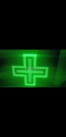 enseigne led comme neuve