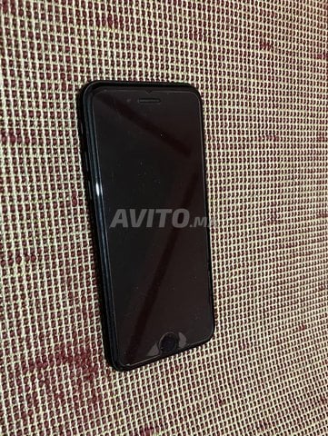 iphone 7 ba9i n9i avec chargeur