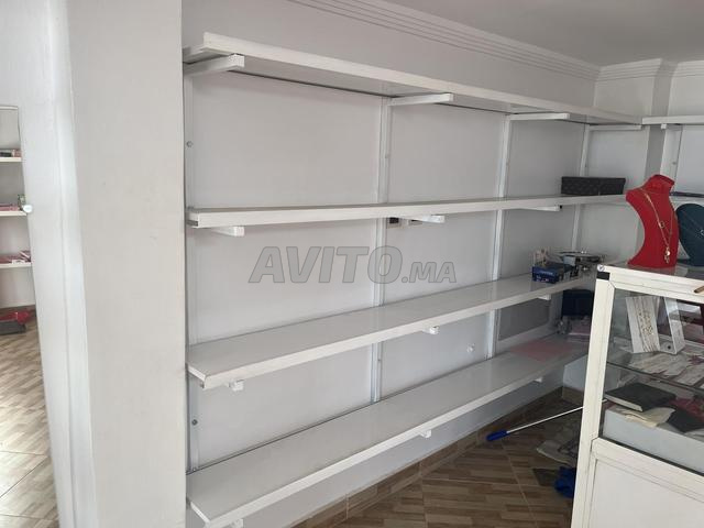 4 étagères de magasin