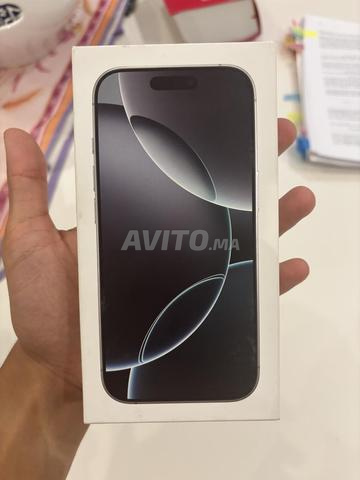 iPhone 16 Pro White - Neuf scellé et boîtier SIM 