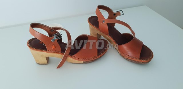 Sandales cuir et bois Art pointure 39