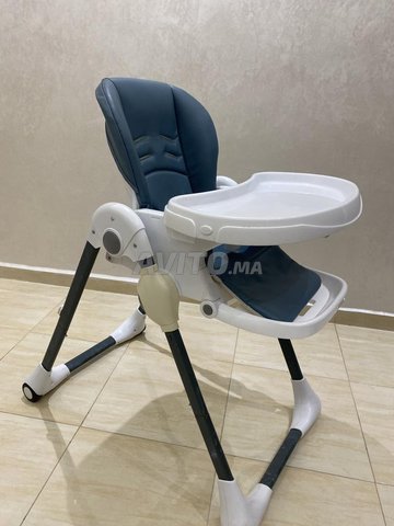 chaise haute pour bebe tres bonne etat