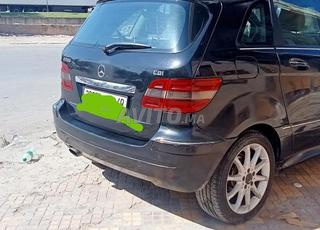 اريد بيع سيارة ميرسيدس 