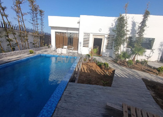 فيلا فاخرة للكراء قرب البحر 