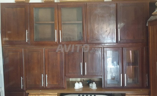 deux placards de cuisine en bois