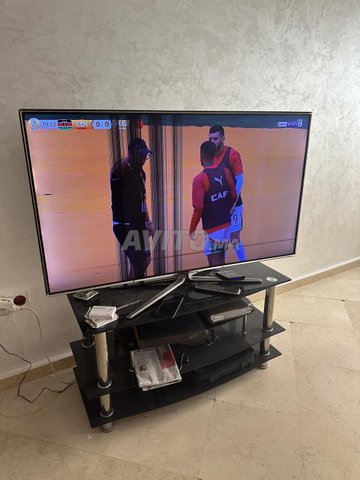 Table et sa télévision 