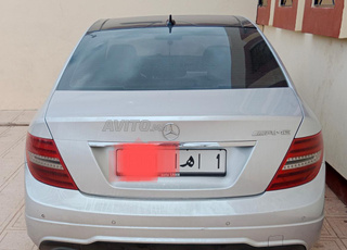 Mercedes-Benz 220 Diesel Automatique 2011 à Safi