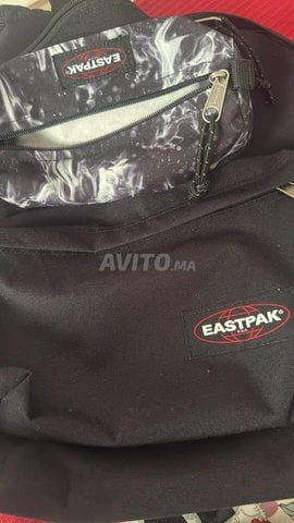 cartable Eastpak noir 